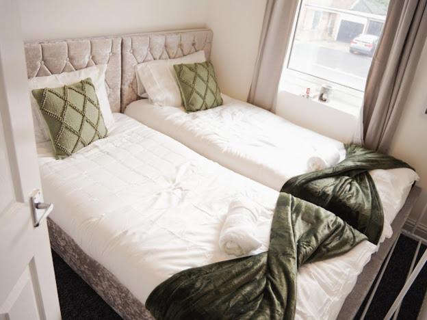 Home In Speke- 8 Mins Walk To Airport ภายนอก รูปภาพ